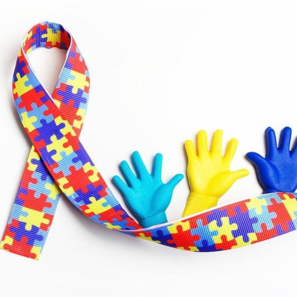 Prefeitura de Paraguaçu adota uso da carteira de identificação para pessoas com autismo 