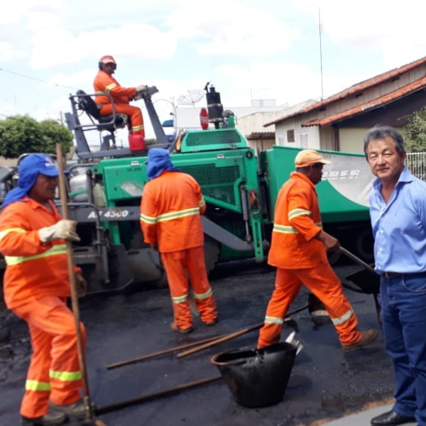 Recapeamento de ruas é retomado em Paraguaçu