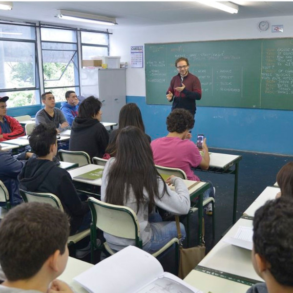 Governo de SP autoriza pagamento do piso nacional para professores da rede estadual