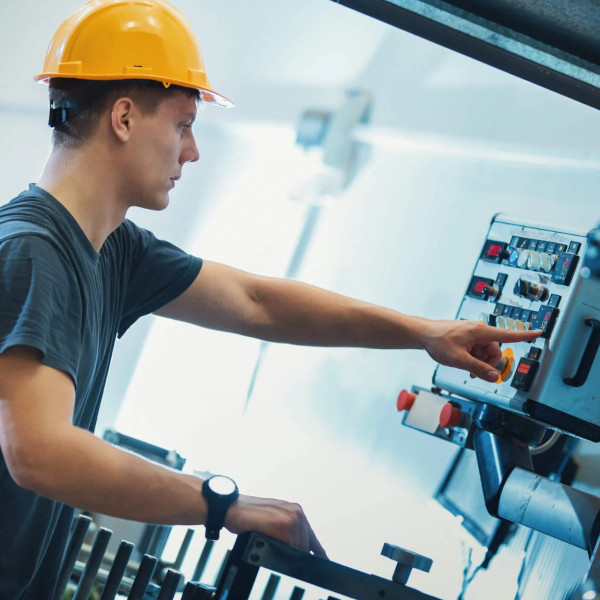 Agroterenas tem duas vagas de emprego