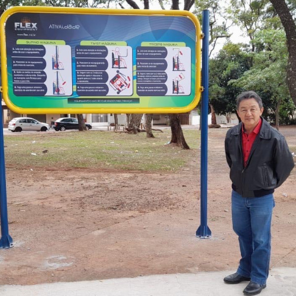 Praça do Bairro Murillo Macedo recebe academia adaptada a pessoas com deficiência
