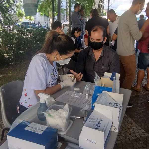 Saúde de Paraguaçu faz mais de 200 procedimentos em evento na Praça da Matriz