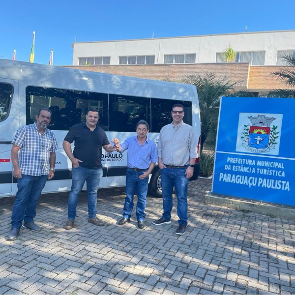 Saúde de Paraguaçu é contemplada com van de 15 lugares