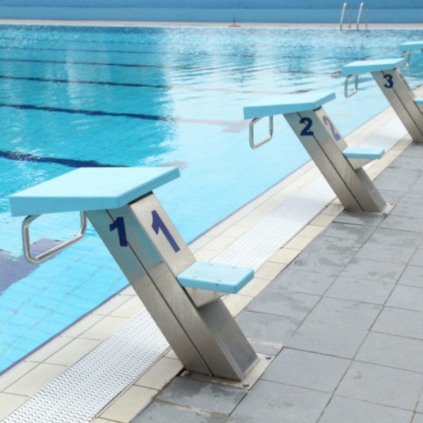 Prefeitura inicia operação para enchimento da Piscina Semiolímpica Municipal