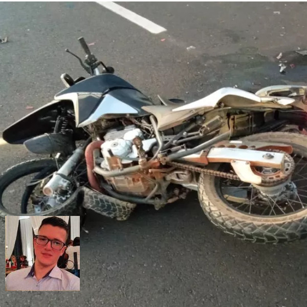 A caminho do trabalho, motociclista de 22 anos morre após bater em caminhão
