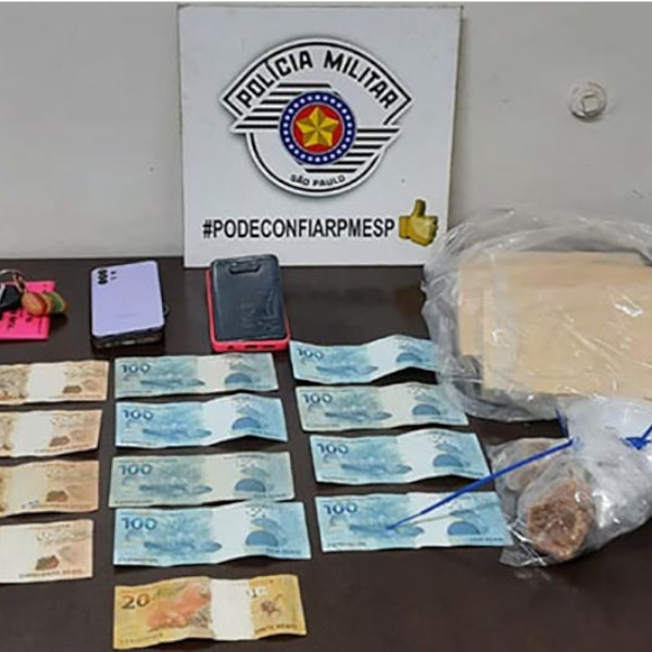 Polícia Militar prende duas mulheres com 3 kg de cocaína em Paraguaçu