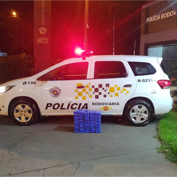 Homens são presos com quase 60 tabletes de maconha escondidos em porta-malas de carro em Florínea