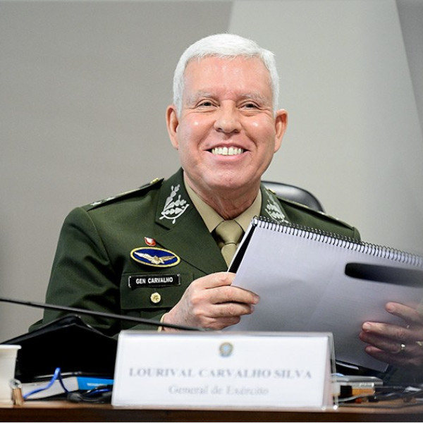 Câmara parabeniza o General Lourival Carvalho Silva