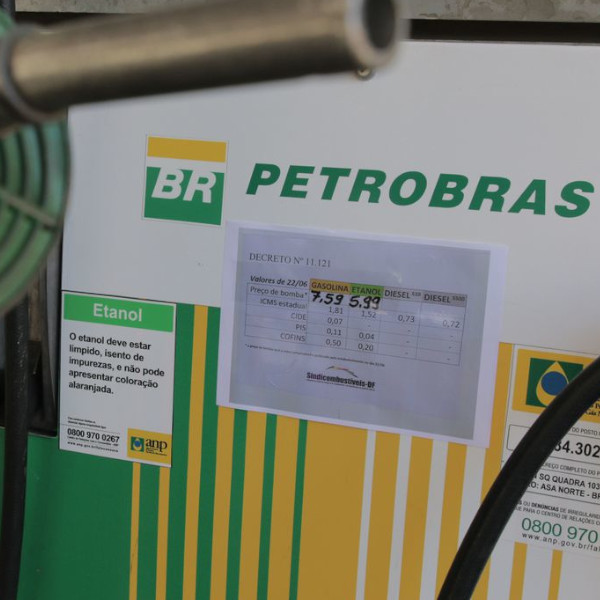 Procons iniciam fiscalização de postos de combustíveis