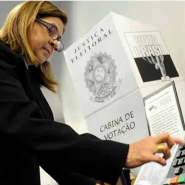 Presença de mulheres nas urnas é maior desde pleito de 2014