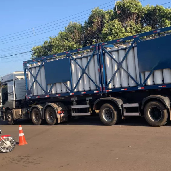 Bombeiros isolam rua de Bastos após vazamento de gás metano