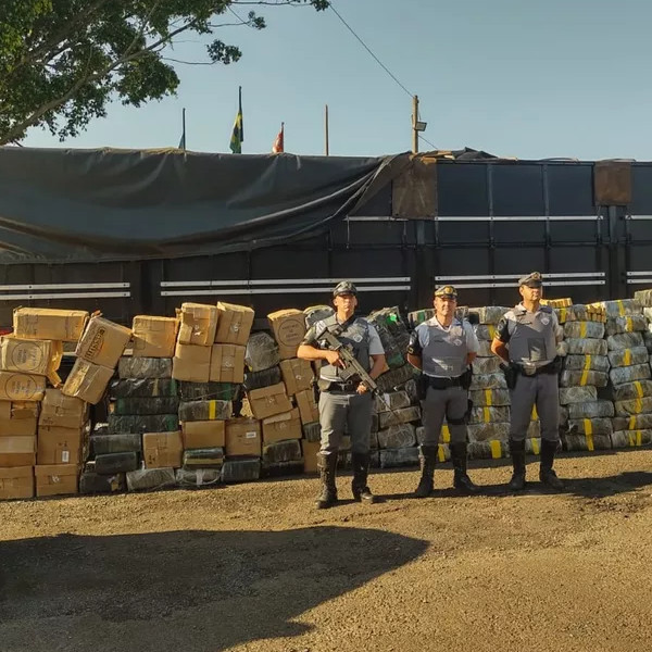 Mais de 3 toneladas de maconha são apreendidas na Raposo Tavares