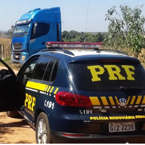 Caminhoneiro suspeito de envolvimento em roubo de carga é preso pela PRF