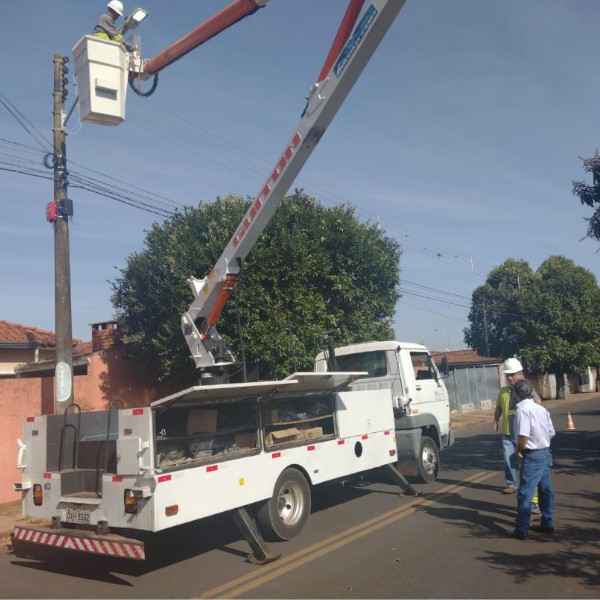 Prefeitura dá sequência na substituição de lâmpadas tradicionais por led na área urbana