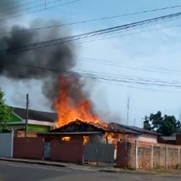 Família de Paraguaçu perde tudo em incêndio a residência e pede ajuda