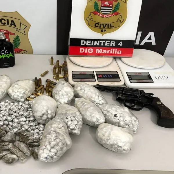 Polícia encontra mais de mil porções de crack em geladeira de jovem em Marília