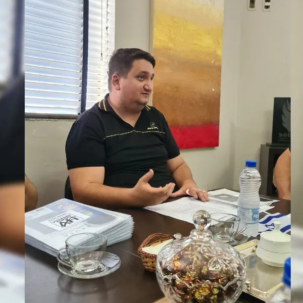 Justiça condena Facebook pagar indenização e reativar conta de empresário