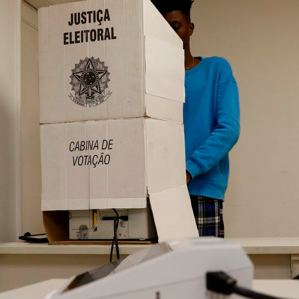 Posso votar no 2º turno se faltei ao primeiro?