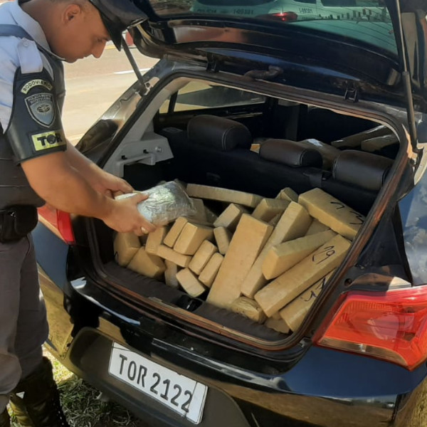 Mais de de 400 quilos de maconha são apreendidos pela Polícia Rodoviária