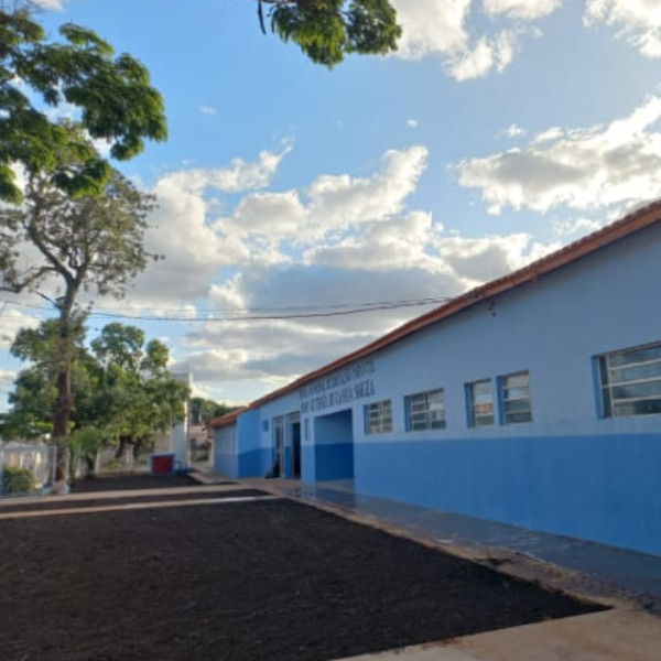 Prefeitura reinaugura a escola Ruthnéa totalmente reformada