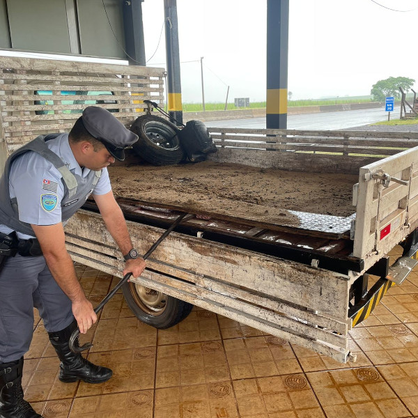 Jovem de 19 anos é preso transportando maconha e crack