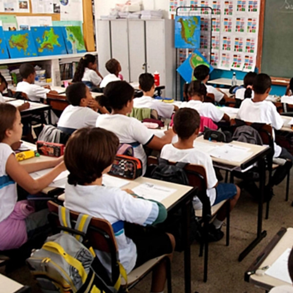 Escolas estaduais recebem pré-inscrições para novos alunos