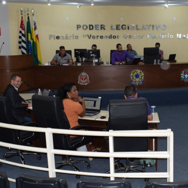 Câmara aprova proposições do Prefeito Antian em Sessão Extra