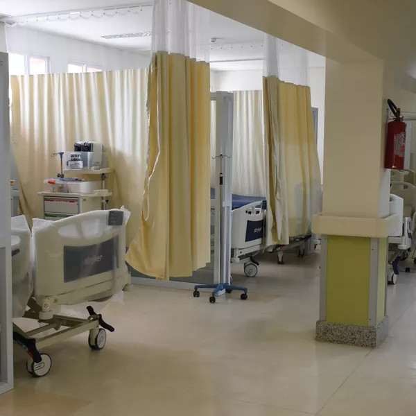 Com alta da Covid, Hospital das Clínicas de Marília suspende visitas a pacientes internados