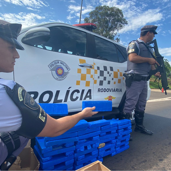Homem é preso com 82 tabletes de maconha na região