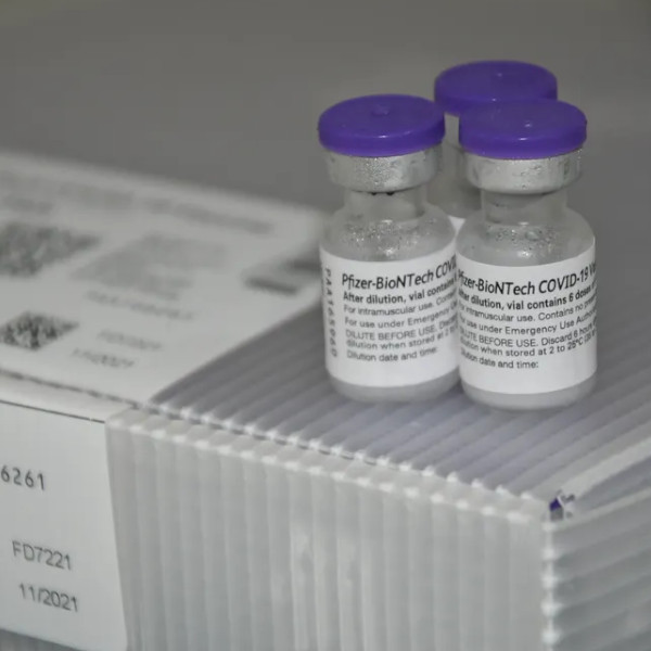 Anvisa aprova dose de reforço da vacina da Pfizer para crianças a partir dos 5 anos e adolescentes