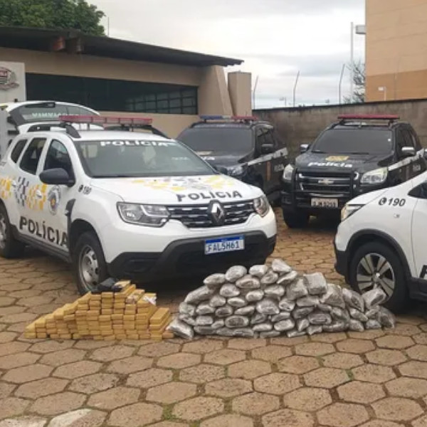 Quatro pessoas são presas com mais de 70 quilos de maconha e haxixe 