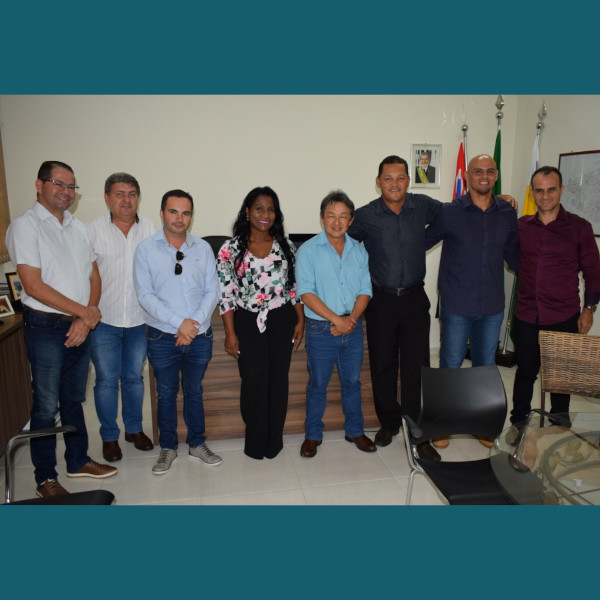 Paulo Japonês, presidente da Câmara, recebe prefeito Antian e autoridades em seu gabinete
