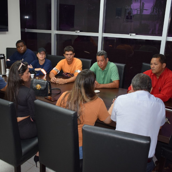 Vereadores reúnem-se com servidores da coleta de lixo