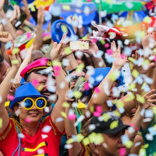 Nutricionista explica o que fazer para curtir a folia sem prejudicar a saúde 