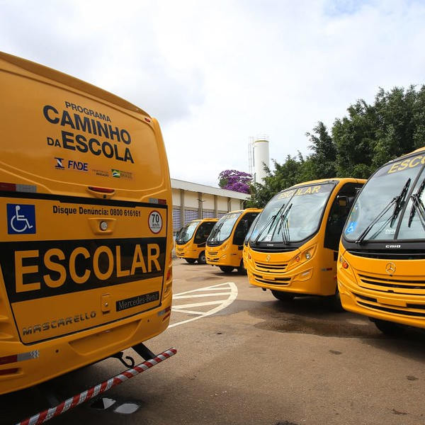 Maracaí recebe ônibus escolar do governo de SP