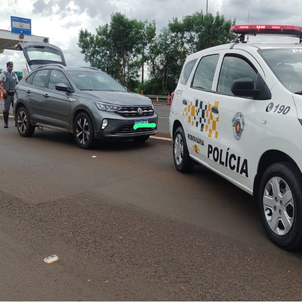 Polícia Militar recupera veículo roubado