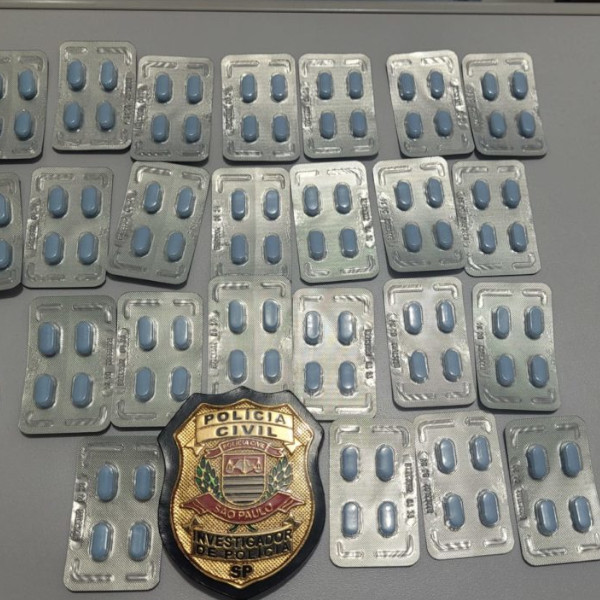 Homem é preso com cartelas de suposto Viagra