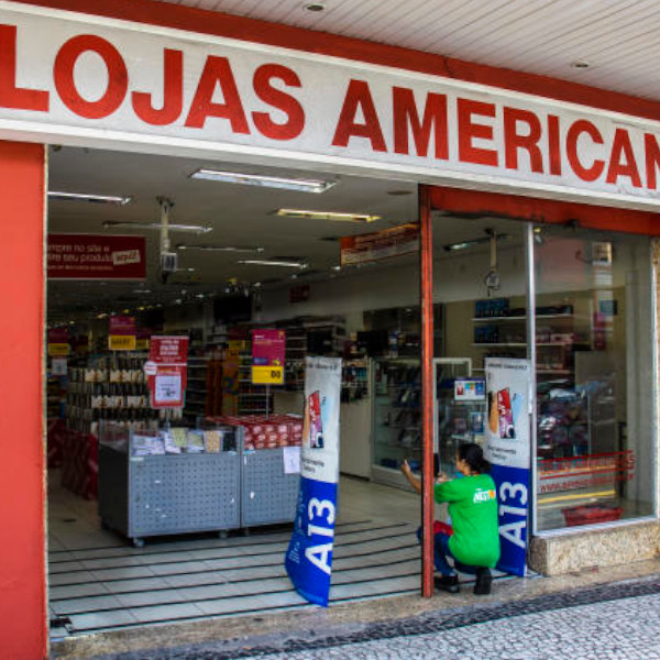 Mulher é presa em flagrante furtando produtos na Lojas Americanas