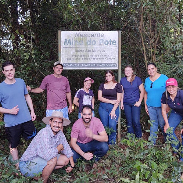 Agronomia da ESAPP leva alunos para visita técnica a nascente em Paraguaçu Paulista