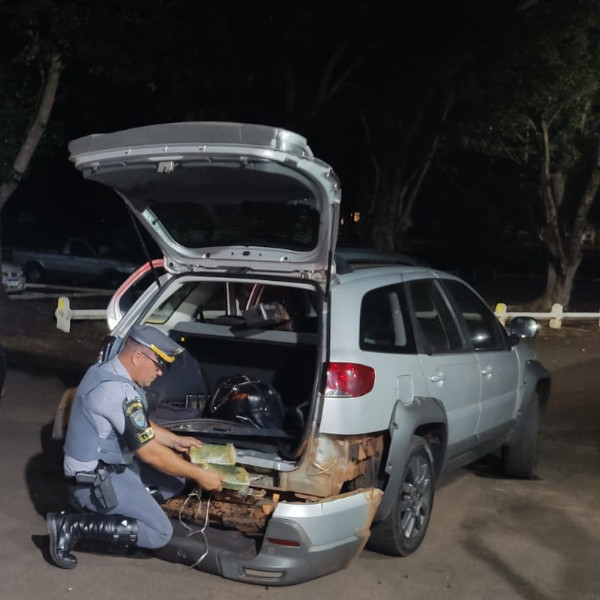 Casal é preso com 44 quilos de cocaína; vídeo