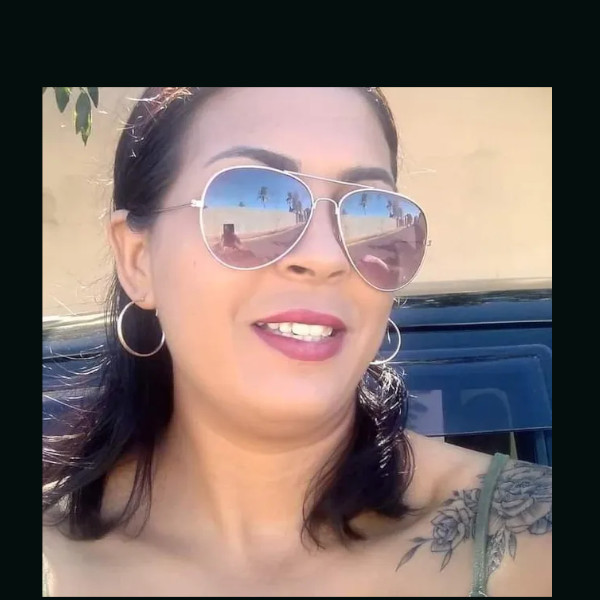 Mulher é morta a pauladas após discussão com marido; suspeito está foragido