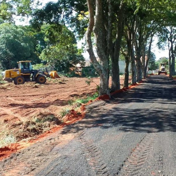Departamento de Obras realiza melhorias na entrada do cemitério de Sapezal