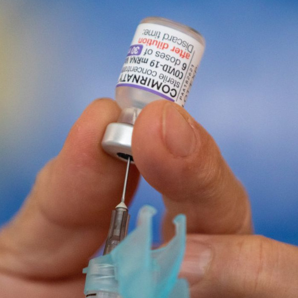 Saúde reforça importância de completar ciclo vacinal contra a covid-19