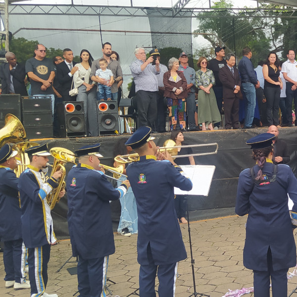 Paraguaçu Paulista dá show no desfile de comemoração aos seus 98 anos; vídeo