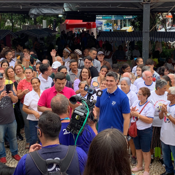 Caravana da TV Tem, em parceria com a Prefeitura, agita a Praça da Matriz, em Paraguaçu