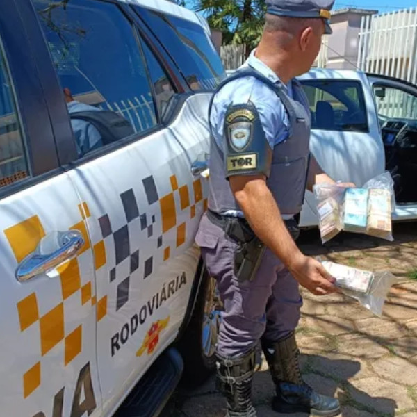 Polícia Rodoviária apreende quase R$ 90 mil sem origem comprovada com mulher em rodovia