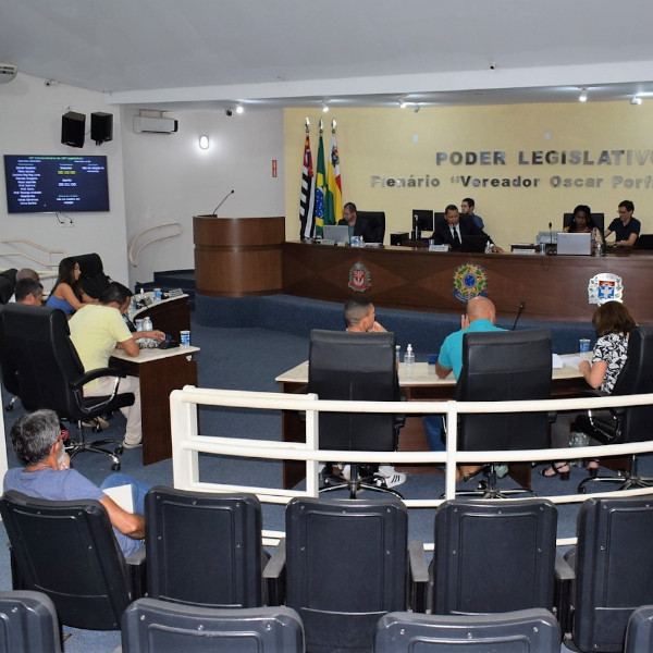 Câmara aprova 3 proposituras do Executivo em Sessão Extra