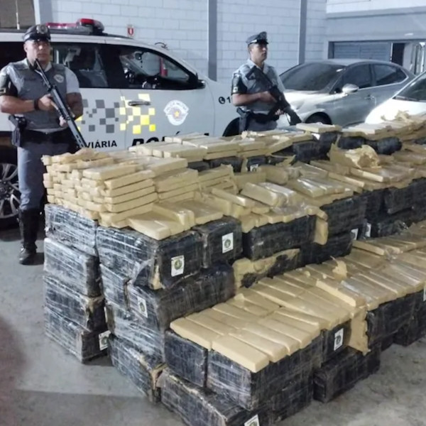 Polícias Rodoviária e Federal apreendem quase 3 toneladas de maconha na Rodovia Castello Branco