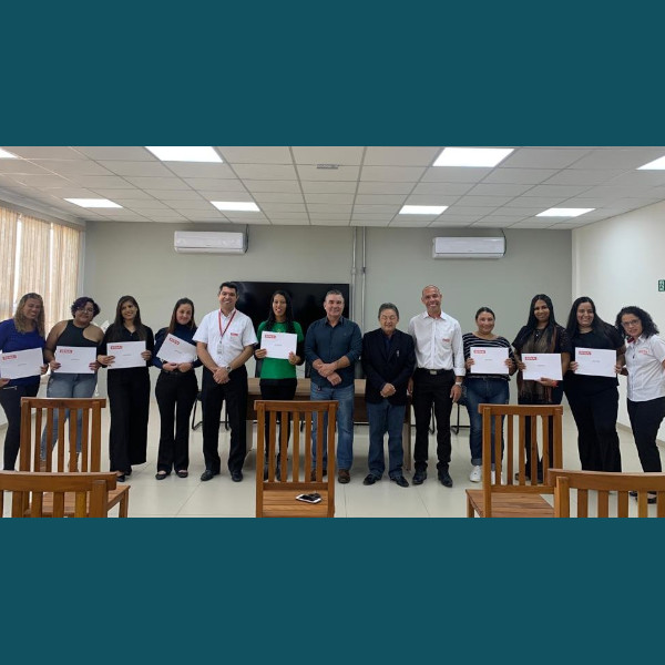Prefeitura promove a diplomação de alunas do curso de Alimentador de Linha de Produção