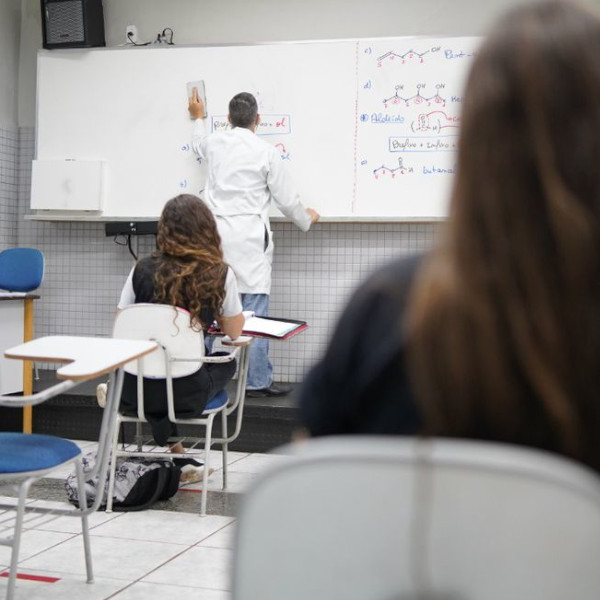 Concurso da Educação para 15 mil vagas de professores receberá inscrições até terça-feira, 27